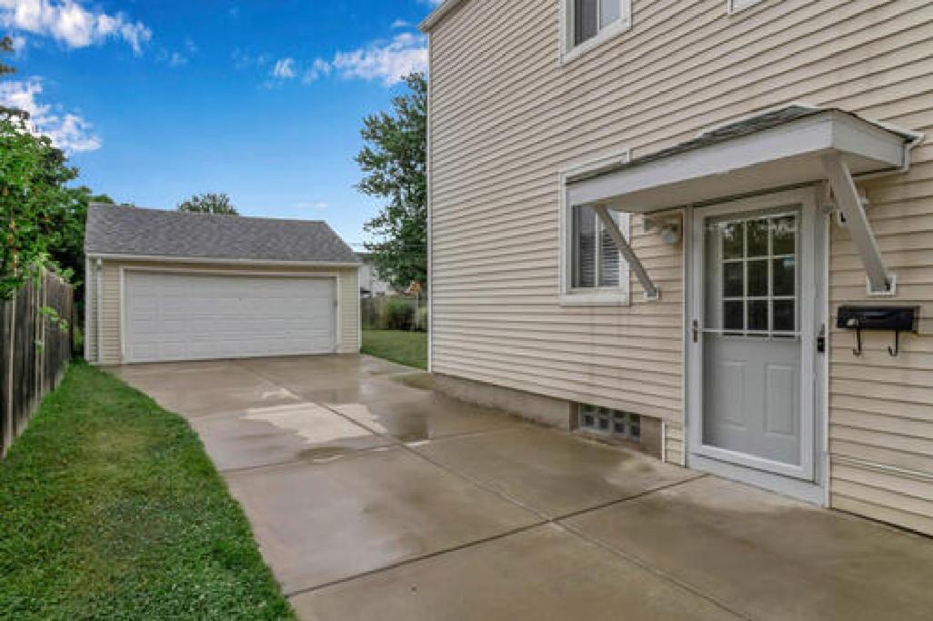 Gorgeous 2 Queen Bedroom Lower Apartment In North Buffalo With Free Driveway Parking Dış mekan fotoğraf